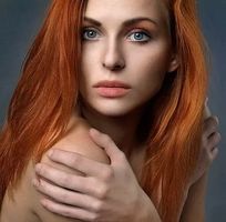 Вижте каталога ни с Хиалурон в устните 28